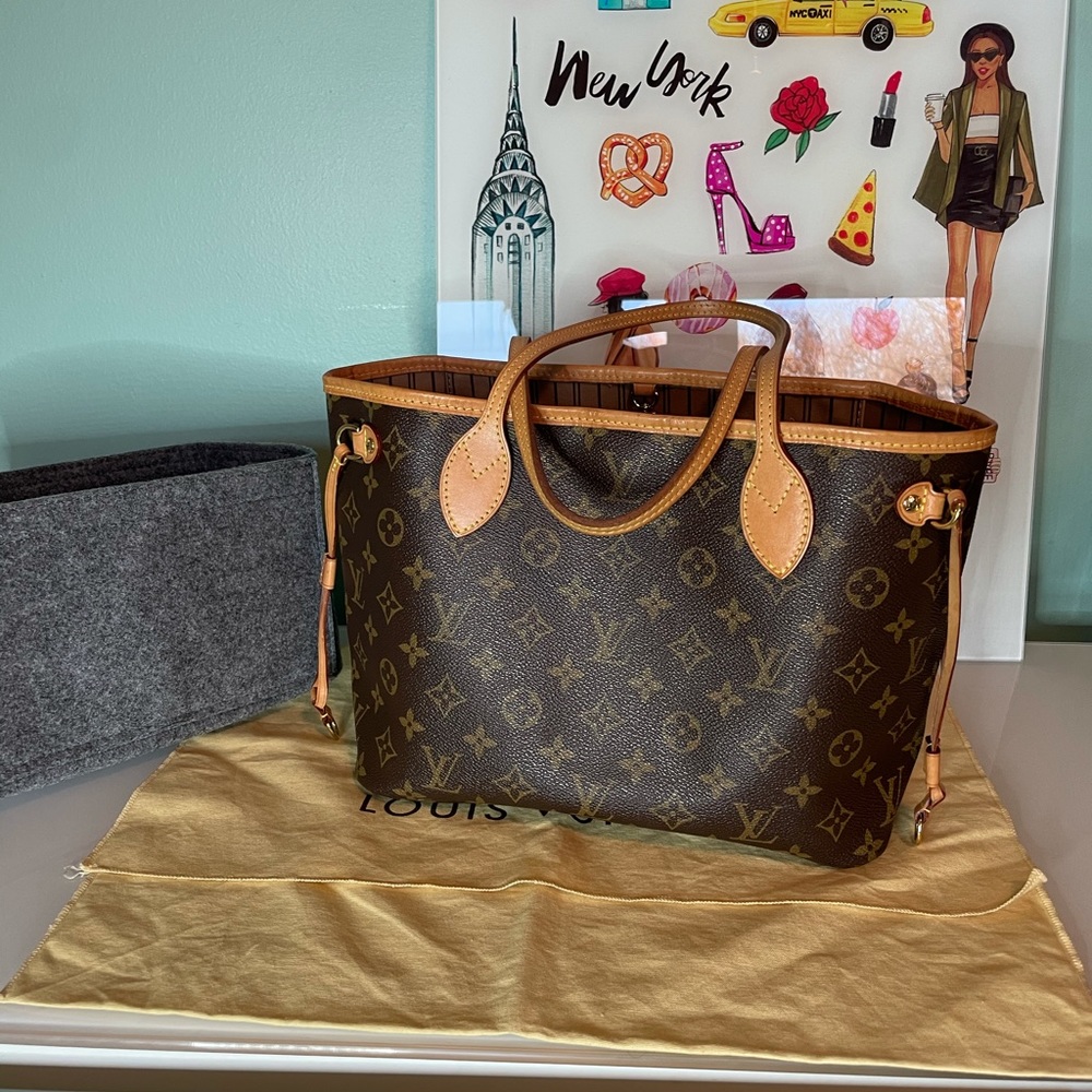 Authentic Louis Vuitton neverfull pm